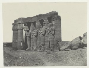 Gournah, Peristilo de la tumba de Osymandias (Ramesseum Occidental); Tebas, lámina 59 del álbum "Egypte, Nubie, Palestine et Syrie" (1852). de Maxime Du Camp