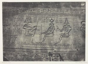 Gran Templo de Denderah (Teutyres), Esculturas de la fachada posterior; Alto Egipto, lámina 19 del álbum "Egypte, Nubie, Palestine et Syrie" (1852).