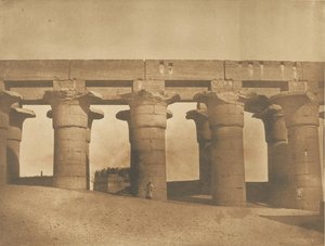 Gran Columnata del Palacio de Amenofis III, en Luxor, Tebas, 1849-50 de Maxime Du Camp