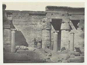 Médinet-Habou, Peristilo del Palacio de Ramsés-Méiamoun, Tebas, 1849-51, impreso 1852 de Maxime Du Camp