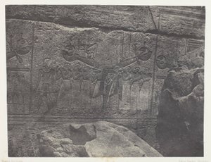 Palacio de Karnak, esculturas exteriores del santuario de granito; Tebas de Maxime Du Camp