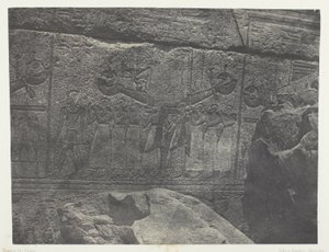Palacio de Karnak, esculturas exteriores del santuario de granito; Tebas de Maxime Du Camp