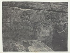 Palacio de Karnak, esculturas exteriores del santuario de granito, Tebas, 1849-51, impreso 1852 de Maxime Du Camp