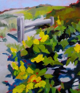 Camino soleado con flores amarillas de Maxine Shore