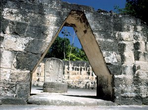 Arco de ménsula de Mayan