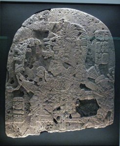 Fragmento de panel con gobernante, área de Petén, período Clásico Tardío de Mayan