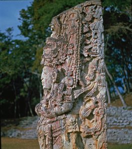 Estela H, Plaza de Ceremonias, 731 d.C. de Mayan