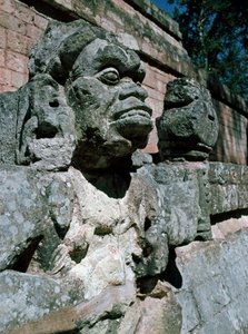 Esculturas de piedra - templo 11