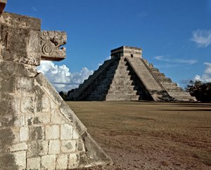 El gran campo de pelota y el castillo, 750-1200 de Mayan