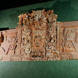 Máscara arquitectónica, Campeche, Península de Yucatán, México de Mayan Mayan
