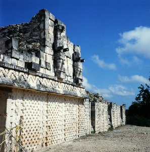 Detalle de la fachada trasera del Palacio de las Máscaras, Período Clásico Tardío (600-900 d.C.) (foto) de Mayan Mayan