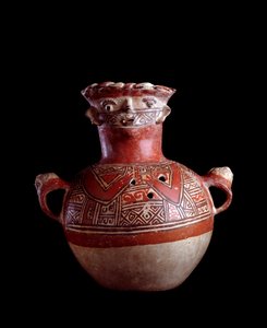Arte precolombino, civilización maya, período posclásico: urna funeraria zoomorfa de arcilla. De Mixco Viejo, Chimaltenango, Guatemala. Guatemala, Museo Nacional de Arqueología y Etnología de Mayan Mayan