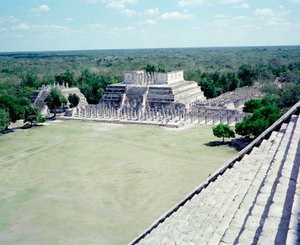 Civilización precolombina: vista del sitio de Chichen Itzá en la región de Yucatán. Civilización maya, período clásico y renacimiento maya, 750-1200 d.C. México de Mayan Mayan