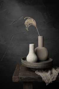 Bodegón minimalista de cerámica de Mayra Pama
