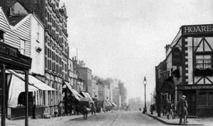 La calle principal, Highgate Village, Londres, 1926-1927 de McLeish