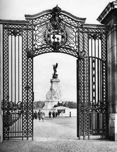 Puertas de hierro forjado, Palacio de Buckingham, Londres