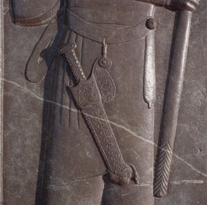 Tallado de la espada del portador de armas de Jerjes, relieve en la Sala de Audiencias en Persépolis de Median School