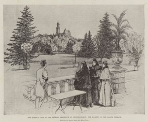 La visita de la Reina a la Emperatriz Frederick en Friedrichshof, Su Majestad en la terraza del castillo
