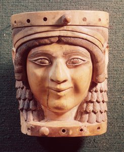 Cabeza de una mujer, llamada la Dama del Pozo o la Mona Lisa de Nimrud, del Palacio de Salmanasar III de Mesopotamian