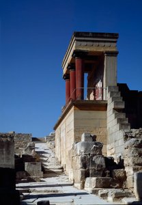 Arte minoico: vista de la entrada norte del palacio del rey Minos en Cnossos