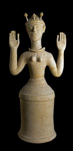 Arte minoico: estatua de terracota de la Diosa de las Amapolas, deidad del sueño o la muerte de Minoan