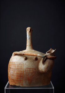 Civilización minoica: escultura de terracota de deidad femenina (¿diosa madre?) de Myrtos. 2300 a.C. Dim. 21,1 cm Creta, museo de Agios Nikolaos (San Nicolás) de Minoan