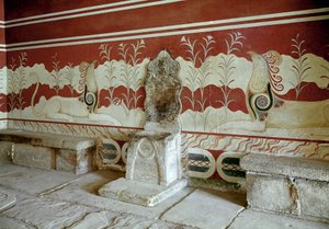 Civilización minoica: vista de la sala del trono del palacio del rey Minos en Cnosos. Creta, Grecia