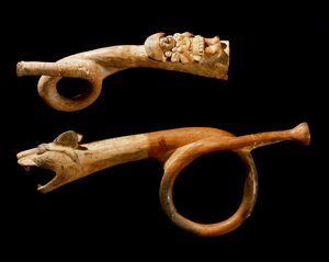 Arte precolombino, cultura Mochica: trompetas de terracota de Moche Moche