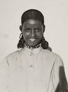 Construyendo un Imperio en la era fascista: niña abisinia, 09/05/1936 (foto en b/n) de Modestino Baldinetti