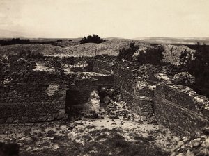 Construyendo un Imperio en la era fascista: ruinas de Axum del Templo del Sol en Adulis, 09/05/1936 (foto en b/n) de Modestino Baldinetti
