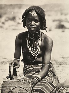 Construyendo un Imperio en la era Fascista: Chica Cunama, 09/05/1936 de Modestino Baldinetti