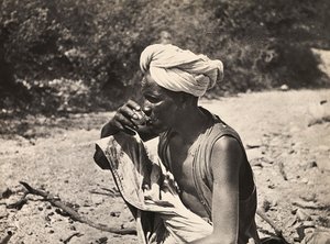 Construyendo un Imperio en la era fascista: un nómada bebiendo té, 09/05/1936 de Modestino Baldinetti
