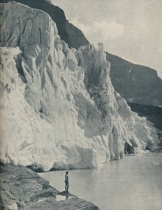 Glaciar en caída y Lago Berg en la montaña más alta de Canadá, c1935 de Mondiale