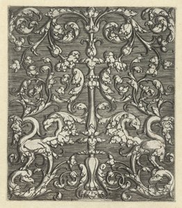 Adorno con dos animales de fantasía y candelabro de Monogrammist IG