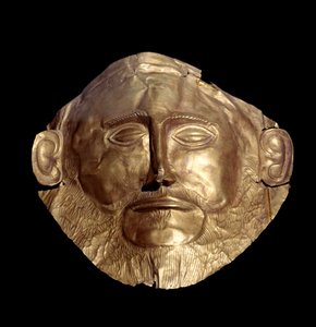 Máscara funeraria en oro micénico conocida como Máscara de Agamenón