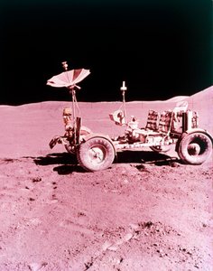 El primer vehículo lunar, Apolo 15, julio de 1971 de NASA Images