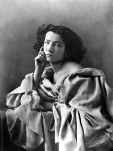Actriz francesa Sarah Bernhardt (1844-1923), foto de Nadar (1820-1910)
