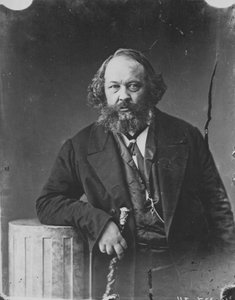 Mijaíl Bakunin, revolucionario ruso y teórico del anarquismo, c1863
