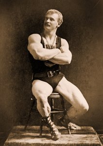 Eugen Sandow, en pose clásica grecorromana antigua, c.1893 de Napoleon Sarony