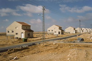 Nuevas viviendas para colonos israelíes en Moshav Kadesh Barnea, también conocido como Moshav Nizzana, en el desierto.