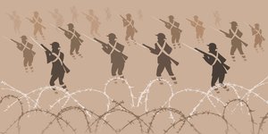 Soldados de la Primera Guerra Mundial con bayonetas - emergiendo de las trincheras