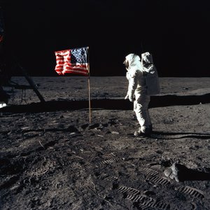 Buzz Aldrin y la bandera de EE.UU. en la Luna, 1969 de Neil Armstrong