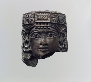 Cabeza de una figura femenina, c.8vo siglo a.C.