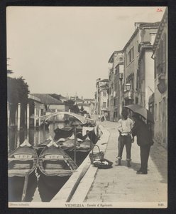 Góndolas en el Canale di Ognissanti en Venecia Venecia - Canale d