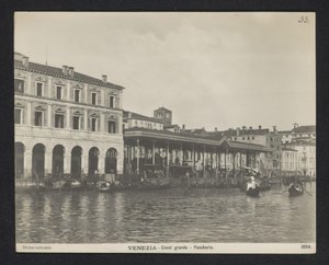 Mercado de pescado cubierto en Venecia Venecia - Gran Canal - Pescheria (título sobre objeto) de Neue Photographische Gesellschaft