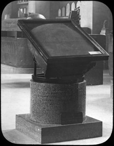 La Piedra de Rosetta, Museo Británico, Londres, c1890