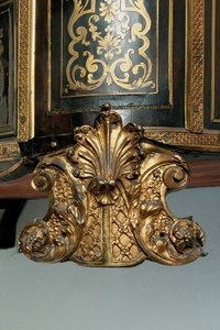 (detalle) de una cómoda Luis XIV de Nicholas Sageot