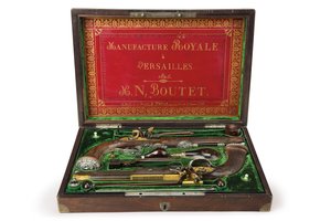 Un par de pistolas de chispa con montura de plata, Versalles, 1825