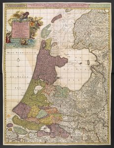 Mapa de Holanda con poblaciones, pantanos, bosques, colinas, carreteras, ríos y otros accidentes geográficos. El título aparece en una cartela decorativa en la parte superior izquierda, con la Fama, Neptuno y Tetis acompañados de putti con las armas de las de Nicolas Visscher