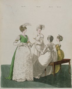 Cuatro chicas en vestidos de baile de la 